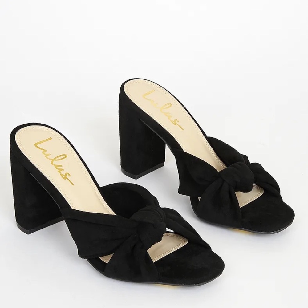 NIB Suede knotted high heel. Loeffler Randall inspired!
